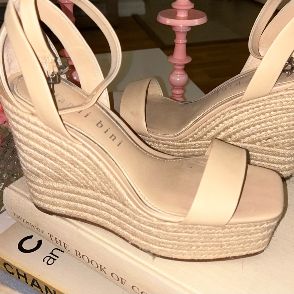 Gianni Bini Beige Wedges
